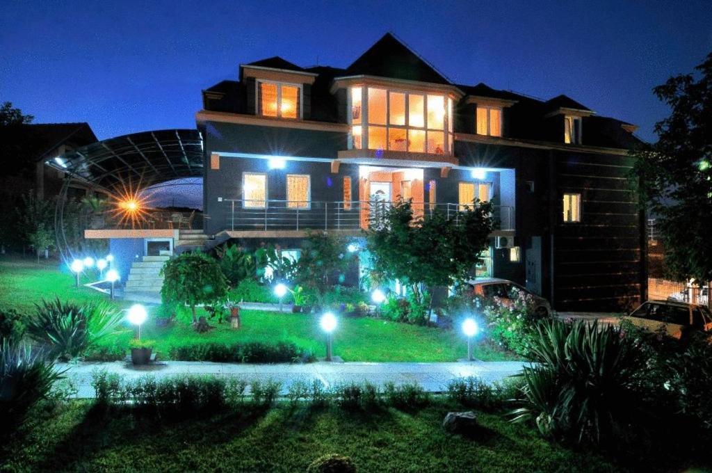 Garni Hotel Lama Kragujevac Dış mekan fotoğraf
