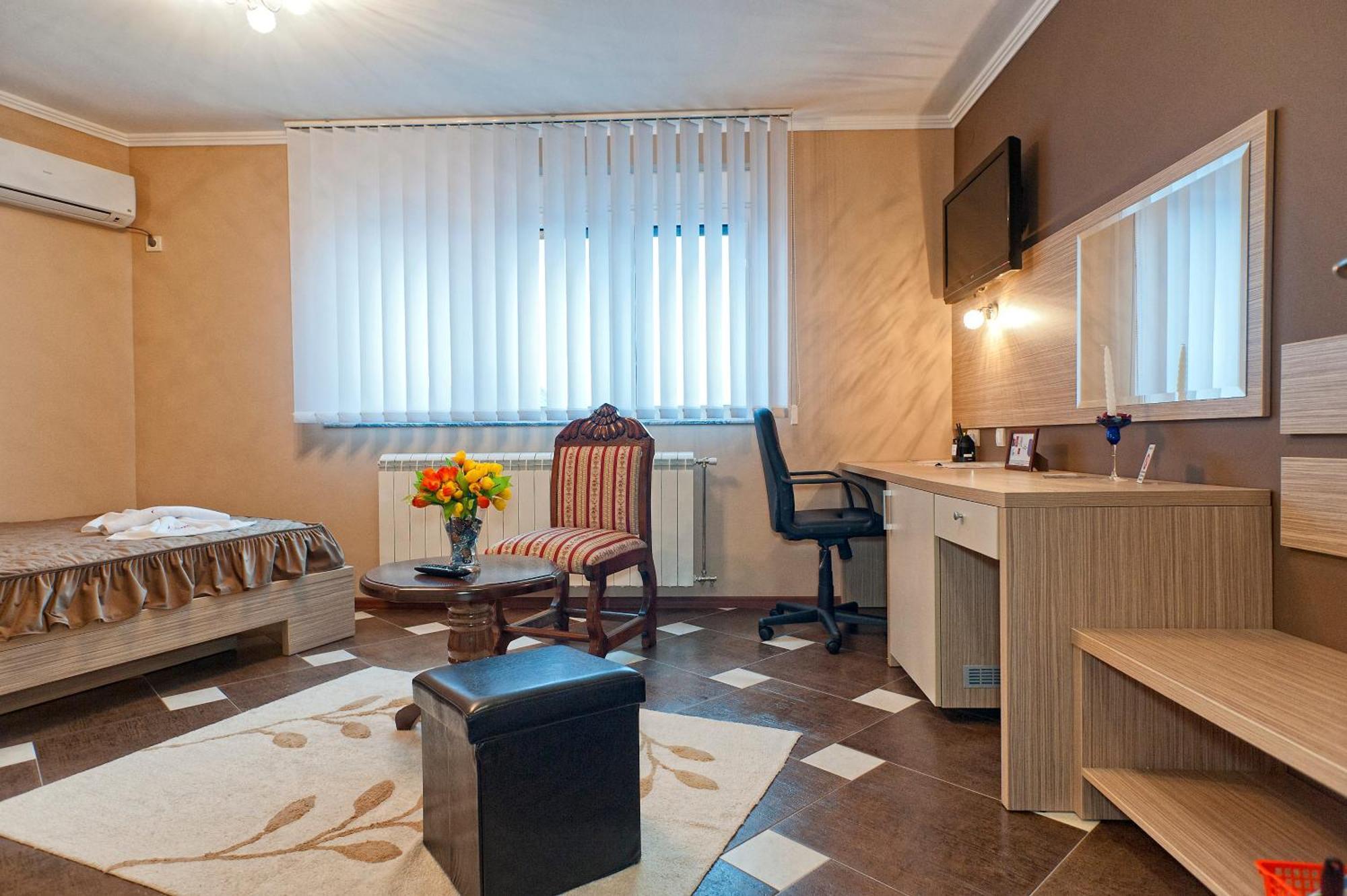 Garni Hotel Lama Kragujevac Dış mekan fotoğraf