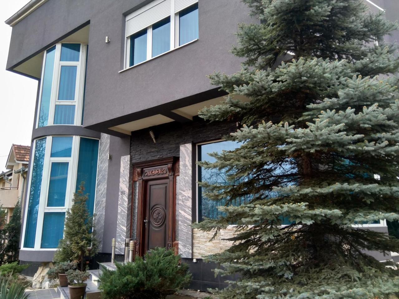 Garni Hotel Lama Kragujevac Dış mekan fotoğraf