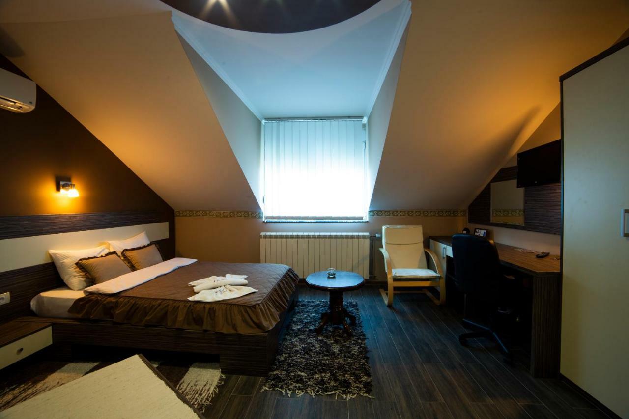 Garni Hotel Lama Kragujevac Dış mekan fotoğraf