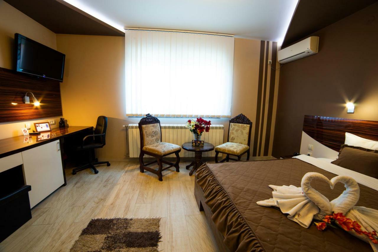 Garni Hotel Lama Kragujevac Dış mekan fotoğraf