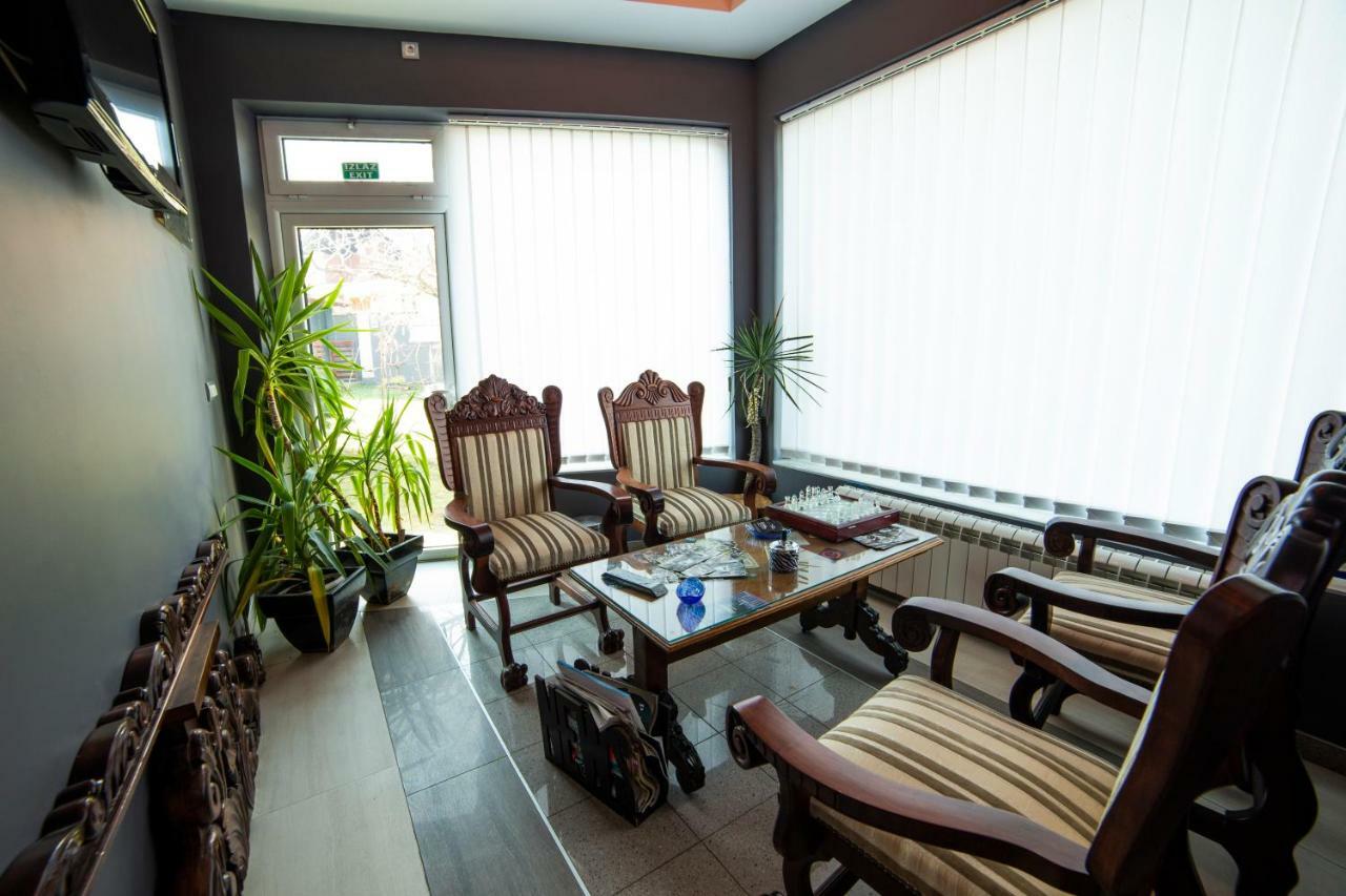 Garni Hotel Lama Kragujevac Dış mekan fotoğraf